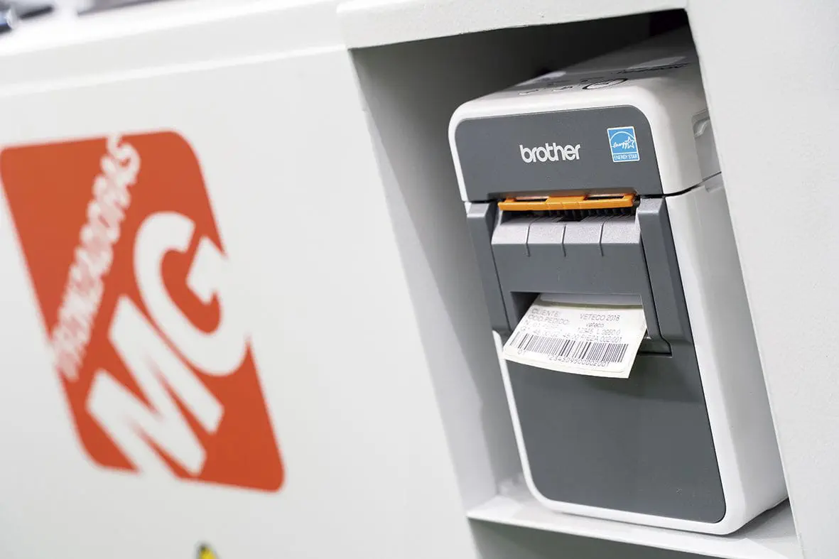 Etiquetadora (para las tronzadoras de doble cabezal)